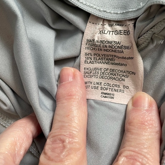 Men’s Under Armour light grey shorts. Size XXL - Picture 4 of 5